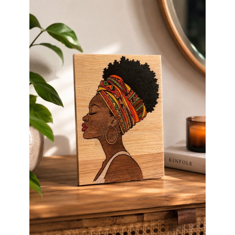 Femme Créole – Tableau en bois gravé et coloré | Eden Wood